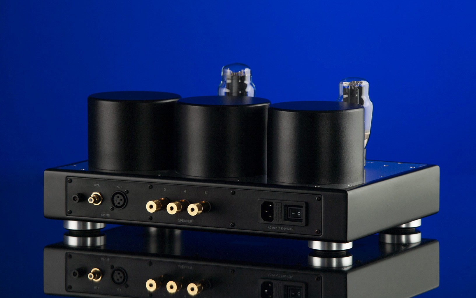 Experience one. Цифровой парадокс. Ламповый усилитель trafomatic audio experience one mono. One audio elysium. Предварительный усилитель trafomatic audio reference line one.